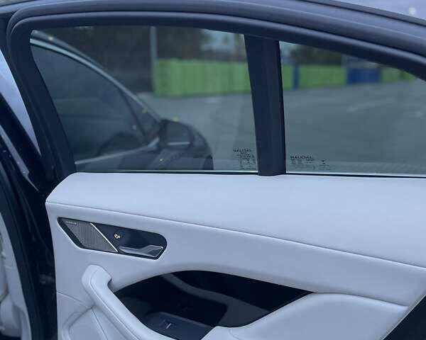 Черный Ягуар I-Pace, объемом двигателя 0 л и пробегом 138 тыс. км за 21700 $, фото 18 на Automoto.ua