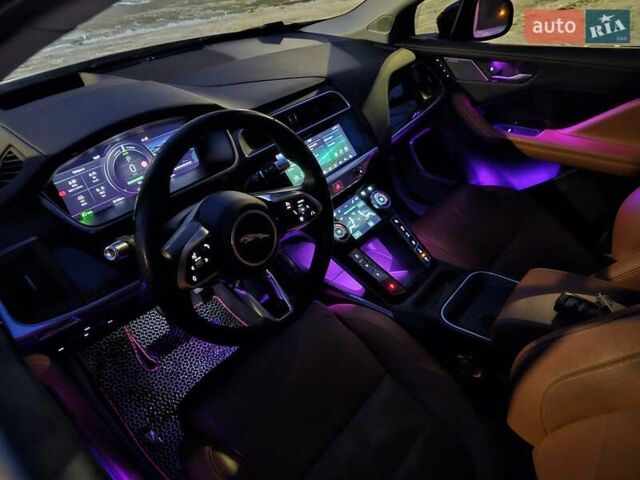 Черный Ягуар I-Pace, объемом двигателя 0 л и пробегом 91 тыс. км за 28000 $, фото 36 на Automoto.ua
