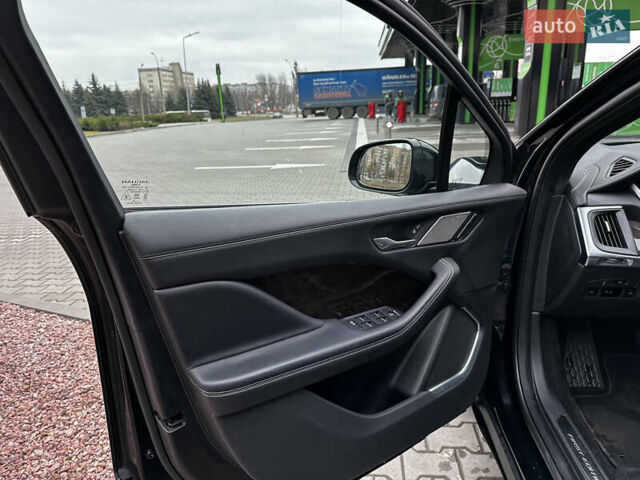 Черный Ягуар I-Pace, объемом двигателя 0 л и пробегом 105 тыс. км за 28500 $, фото 5 на Automoto.ua