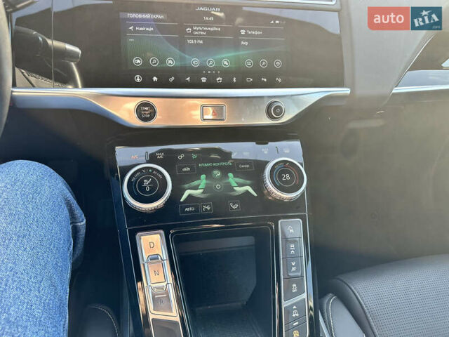 Черный Ягуар I-Pace, объемом двигателя 0 л и пробегом 95 тыс. км за 26000 $, фото 16 на Automoto.ua