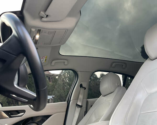 Черный Ягуар I-Pace, объемом двигателя 0 л и пробегом 110 тыс. км за 22600 $, фото 37 на Automoto.ua