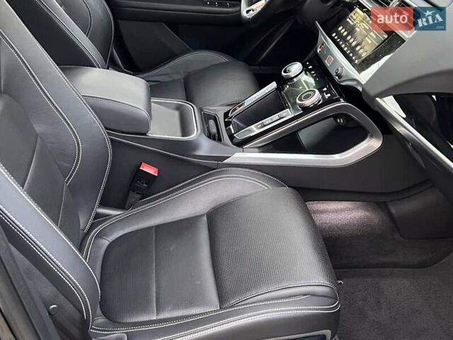 Черный Ягуар I-Pace, объемом двигателя 0 л и пробегом 69 тыс. км за 21999 $, фото 9 на Automoto.ua