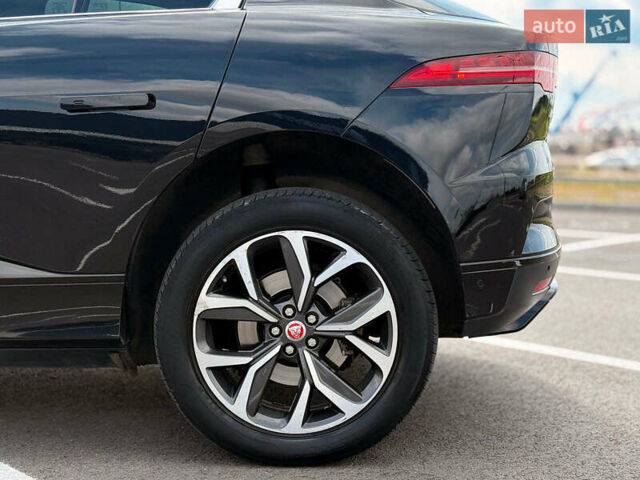 Черный Ягуар I-Pace, объемом двигателя 0 л и пробегом 112 тыс. км за 22840 $, фото 45 на Automoto.ua