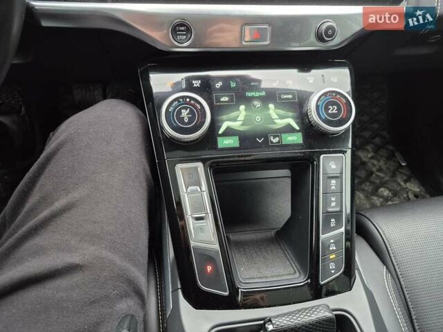 Черный Ягуар I-Pace, объемом двигателя 0 л и пробегом 115 тыс. км за 24800 $, фото 30 на Automoto.ua
