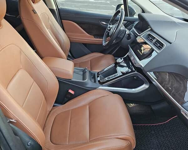Черный Ягуар I-Pace, объемом двигателя 0 л и пробегом 91 тыс. км за 28000 $, фото 8 на Automoto.ua