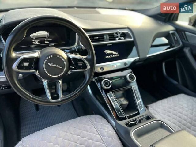 Чорний Ягуар I-Pace, об'ємом двигуна 0 л та пробігом 125 тис. км за 24900 $, фото 4 на Automoto.ua