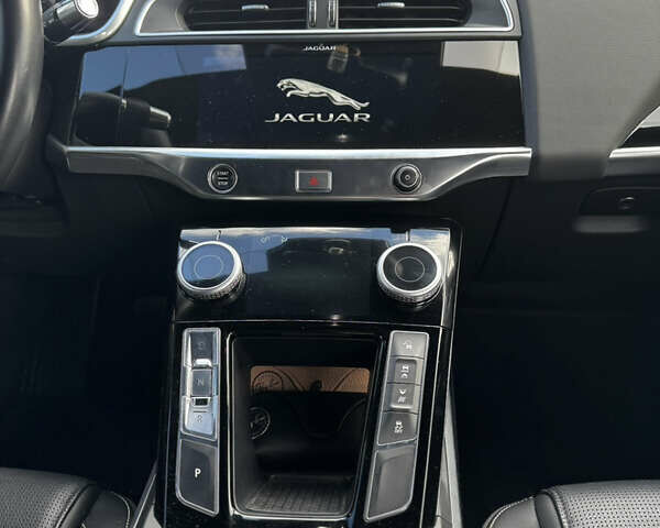 Черный Ягуар I-Pace, объемом двигателя 0 л и пробегом 180 тыс. км за 22500 $, фото 40 на Automoto.ua