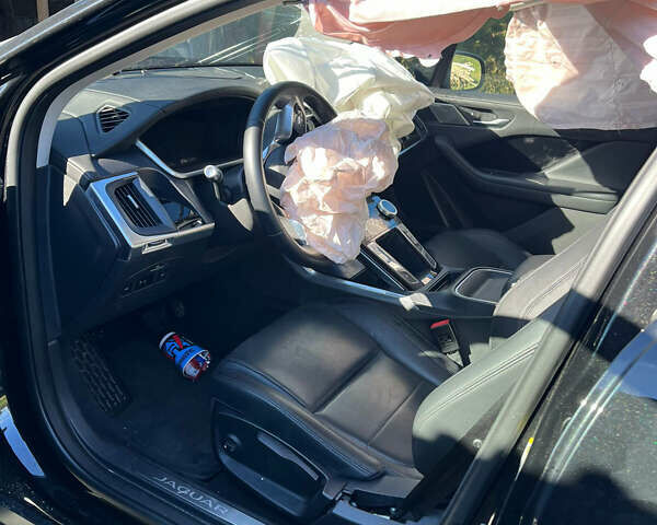 Черный Ягуар I-Pace, объемом двигателя 0 л и пробегом 125 тыс. км за 9000 $, фото 9 на Automoto.ua