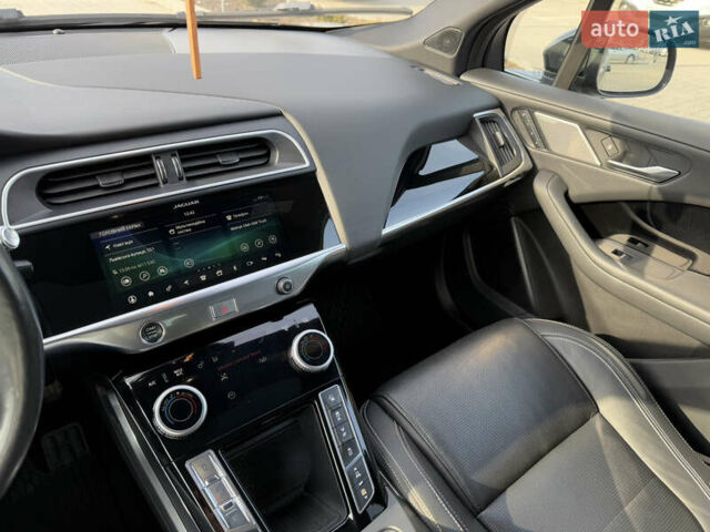 Черный Ягуар I-Pace, объемом двигателя 0 л и пробегом 202 тыс. км за 19100 $, фото 16 на Automoto.ua