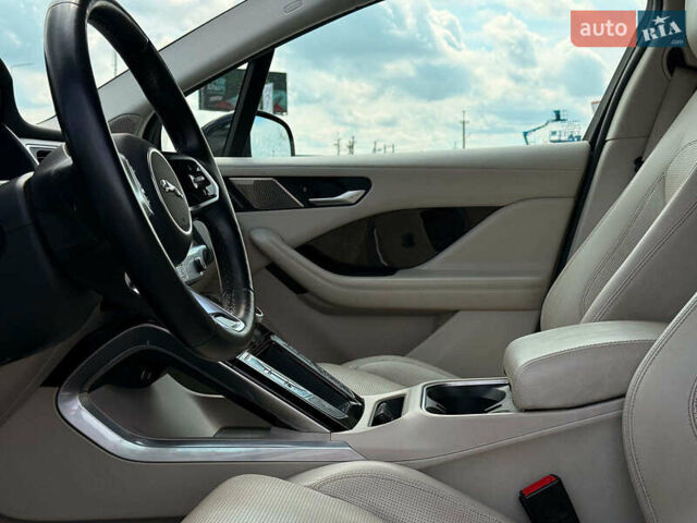 Черный Ягуар I-Pace, объемом двигателя 0 л и пробегом 112 тыс. км за 22840 $, фото 19 на Automoto.ua