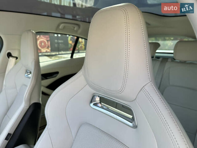 Черный Ягуар I-Pace, объемом двигателя 0 л и пробегом 175 тыс. км за 28900 $, фото 87 на Automoto.ua