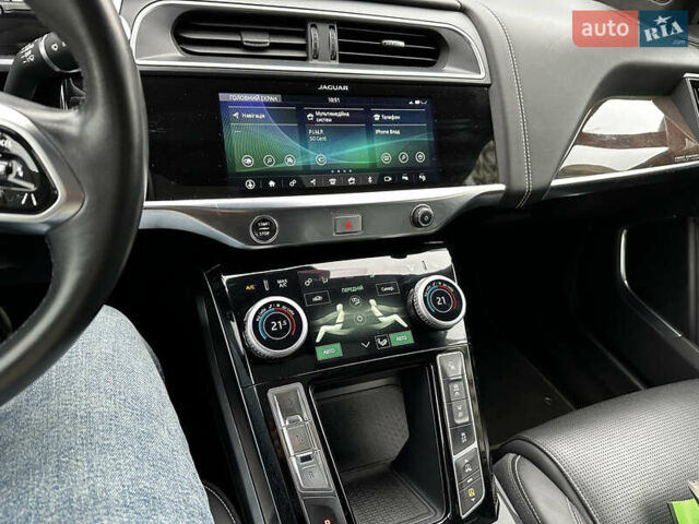 Черный Ягуар I-Pace, объемом двигателя 0 л и пробегом 105 тыс. км за 28500 $, фото 21 на Automoto.ua