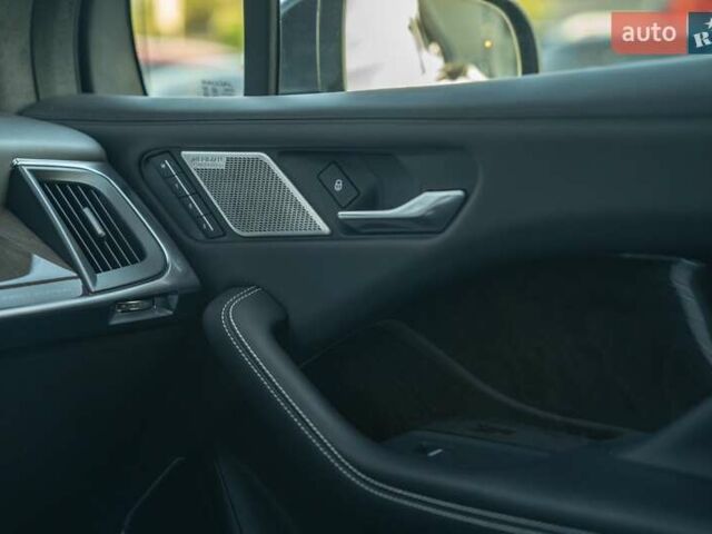 Черный Ягуар I-Pace, объемом двигателя 0 л и пробегом 102 тыс. км за 28900 $, фото 40 на Automoto.ua