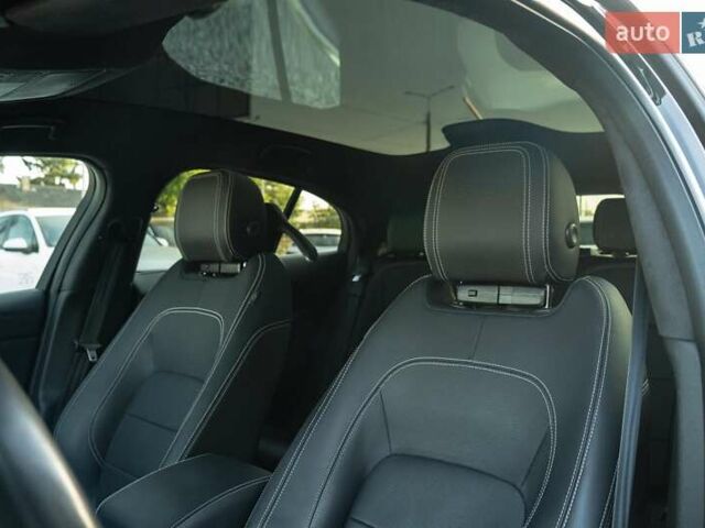 Черный Ягуар I-Pace, объемом двигателя 0 л и пробегом 102 тыс. км за 28900 $, фото 42 на Automoto.ua
