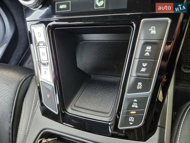 Черный Ягуар I-Pace, объемом двигателя 0 л и пробегом 115 тыс. км за 26500 $, фото 4 на Automoto.ua