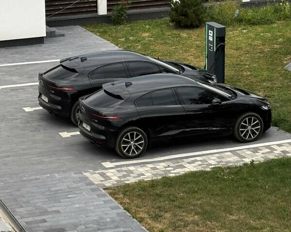 Черный Ягуар I-Pace, объемом двигателя 0 л и пробегом 180 тыс. км за 22500 $, фото 26 на Automoto.ua