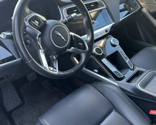 Черный Ягуар I-Pace, объемом двигателя 0 л и пробегом 108 тыс. км за 21999 $, фото 6 на Automoto.ua