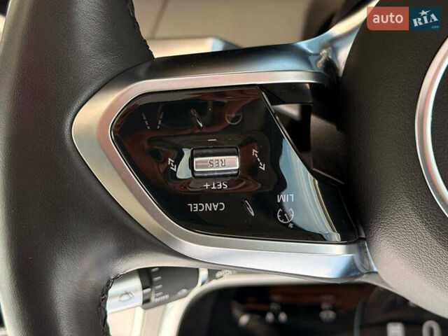 Черный Ягуар I-Pace, объемом двигателя 0 л и пробегом 112 тыс. км за 22840 $, фото 21 на Automoto.ua
