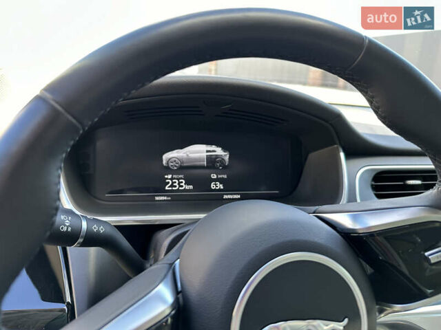 Черный Ягуар I-Pace, объемом двигателя 0 л и пробегом 175 тыс. км за 28900 $, фото 83 на Automoto.ua