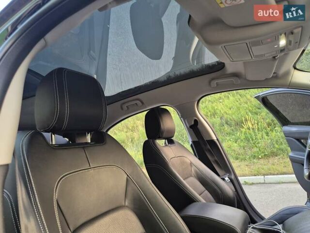 Черный Ягуар I-Pace, объемом двигателя 0 л и пробегом 115 тыс. км за 26500 $, фото 10 на Automoto.ua