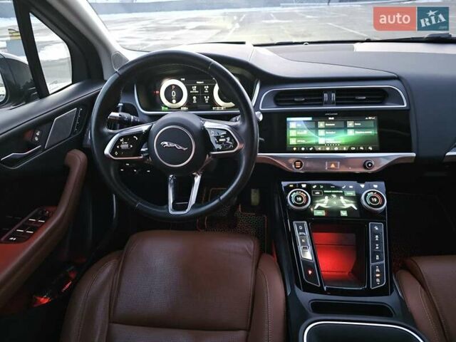 Черный Ягуар I-Pace, объемом двигателя 0 л и пробегом 91 тыс. км за 28000 $, фото 17 на Automoto.ua