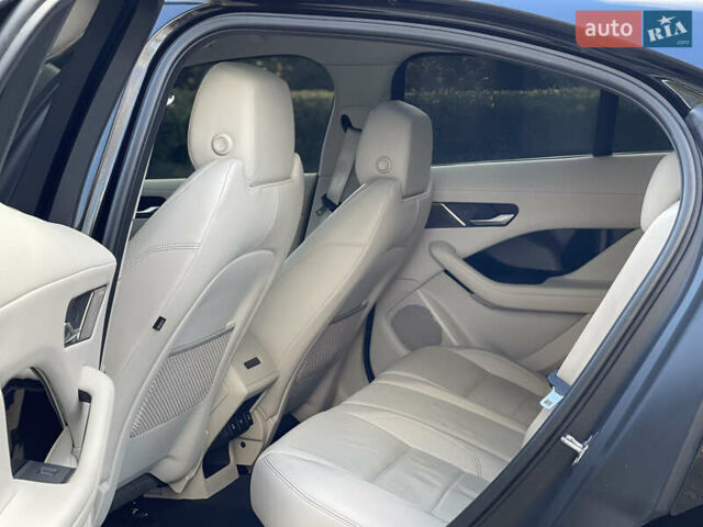 Черный Ягуар I-Pace, объемом двигателя 0 л и пробегом 110 тыс. км за 22600 $, фото 39 на Automoto.ua