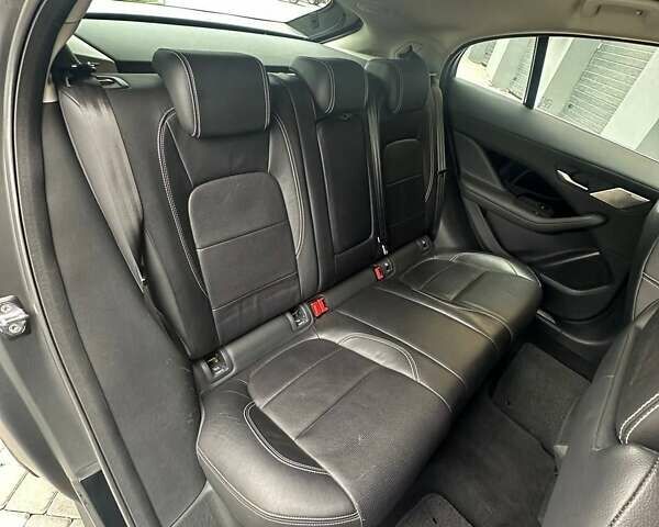 Черный Ягуар I-Pace, объемом двигателя 0 л и пробегом 188 тыс. км за 17500 $, фото 45 на Automoto.ua