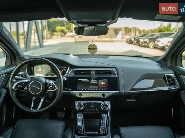 Черный Ягуар I-Pace, объемом двигателя 0 л и пробегом 102 тыс. км за 28900 $, фото 27 на Automoto.ua