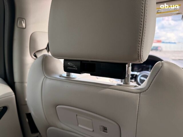 Черный Ягуар I-Pace, объемом двигателя 0 л и пробегом 112 тыс. км за 22890 $, фото 28 на Automoto.ua