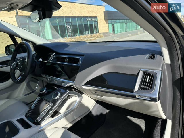 Черный Ягуар I-Pace, объемом двигателя 0 л и пробегом 175 тыс. км за 28900 $, фото 42 на Automoto.ua