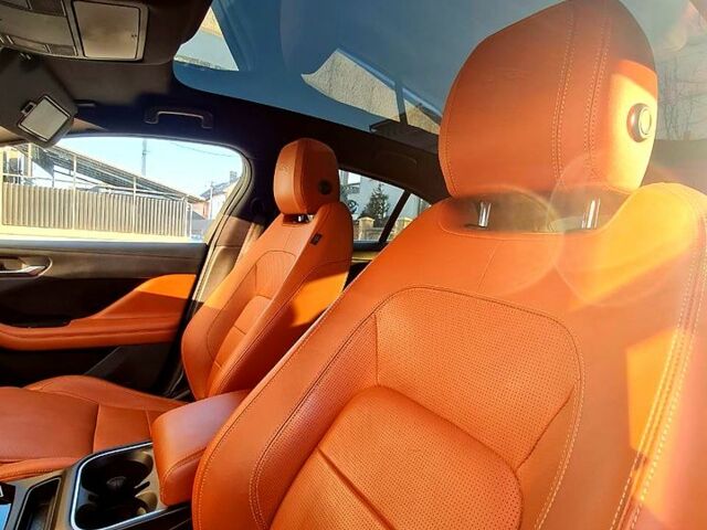 Черный Ягуар I-Pace, объемом двигателя 0 л и пробегом 61 тыс. км за 26000 $, фото 5 на Automoto.ua