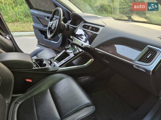 Черный Ягуар I-Pace, объемом двигателя 0 л и пробегом 115 тыс. км за 26500 $, фото 2 на Automoto.ua
