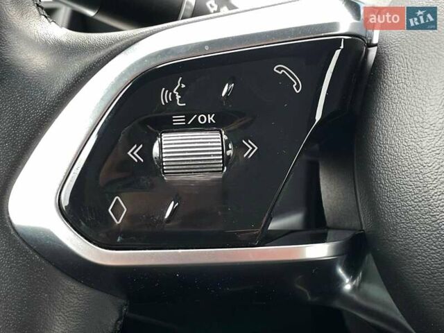 Черный Ягуар I-Pace, объемом двигателя 0 л и пробегом 68 тыс. км за 24499 $, фото 38 на Automoto.ua