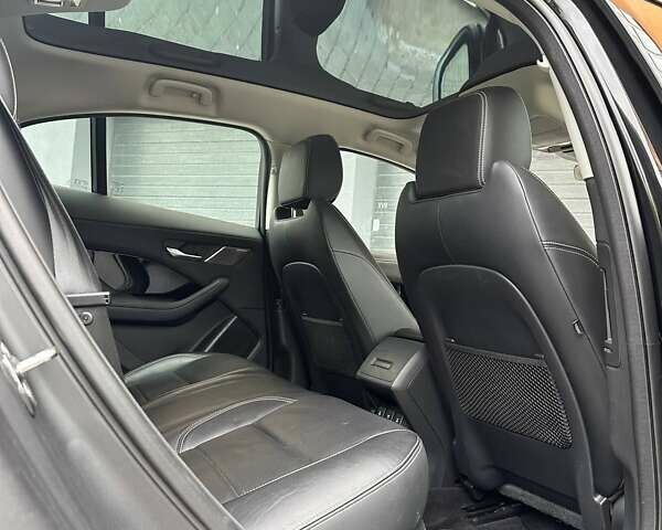 Черный Ягуар I-Pace, объемом двигателя 0 л и пробегом 188 тыс. км за 17500 $, фото 44 на Automoto.ua