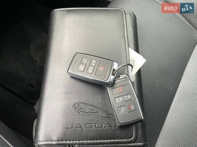 Черный Ягуар I-Pace, объемом двигателя 0 л и пробегом 110 тыс. км за 40000 $, фото 4 на Automoto.ua