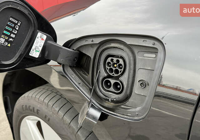 Черный Ягуар I-Pace, объемом двигателя 0 л и пробегом 121 тыс. км за 22500 $, фото 70 на Automoto.ua