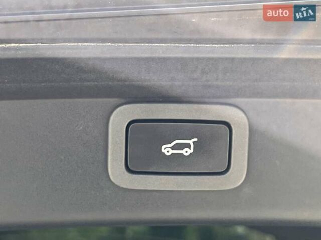 Черный Ягуар I-Pace, объемом двигателя 0 л и пробегом 69 тыс. км за 21999 $, фото 19 на Automoto.ua
