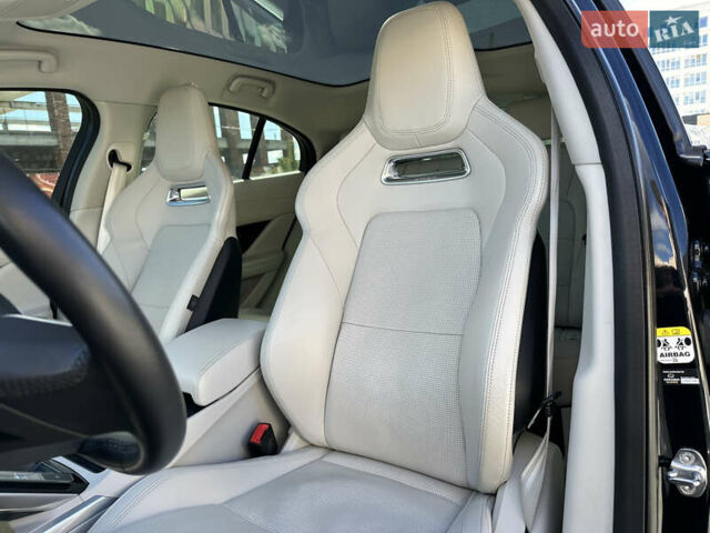 Черный Ягуар I-Pace, объемом двигателя 0 л и пробегом 175 тыс. км за 28900 $, фото 88 на Automoto.ua