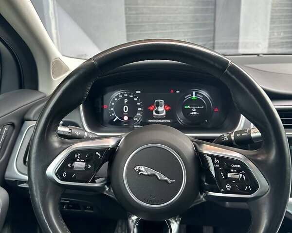 Черный Ягуар I-Pace, объемом двигателя 0 л и пробегом 188 тыс. км за 17500 $, фото 28 на Automoto.ua