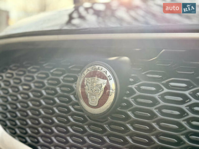 Черный Ягуар I-Pace, объемом двигателя 0 л и пробегом 231 тыс. км за 17500 $, фото 17 на Automoto.ua