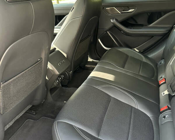 Черный Ягуар I-Pace, объемом двигателя 0 л и пробегом 141 тыс. км за 27000 $, фото 22 на Automoto.ua