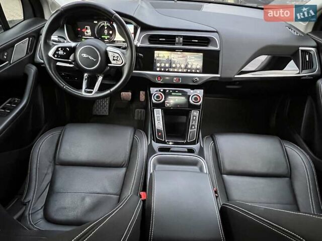 Черный Ягуар I-Pace, объемом двигателя 0 л и пробегом 69 тыс. км за 21999 $, фото 31 на Automoto.ua
