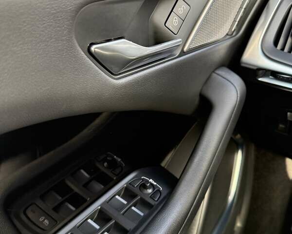 Черный Ягуар I-Pace, объемом двигателя 0 л и пробегом 155 тыс. км за 27000 $, фото 18 на Automoto.ua