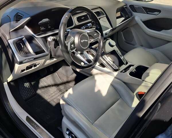 Черный Ягуар I-Pace, объемом двигателя 0 л и пробегом 193 тыс. км за 25000 $, фото 8 на Automoto.ua