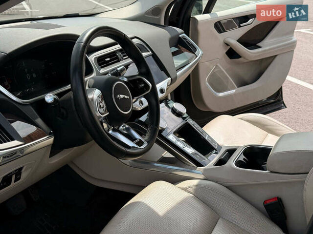 Черный Ягуар I-Pace, объемом двигателя 0 л и пробегом 112 тыс. км за 22840 $, фото 36 на Automoto.ua