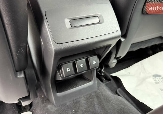 Черный Ягуар I-Pace, объемом двигателя 0 л и пробегом 121 тыс. км за 22500 $, фото 46 на Automoto.ua