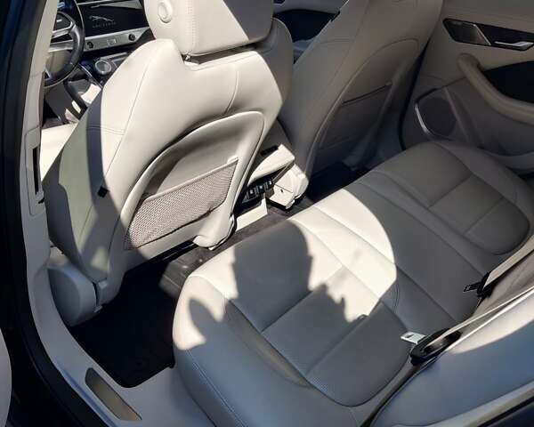 Черный Ягуар I-Pace, объемом двигателя 0 л и пробегом 193 тыс. км за 25000 $, фото 9 на Automoto.ua