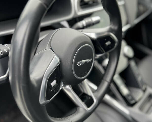 Черный Ягуар I-Pace, объемом двигателя 0 л и пробегом 132 тыс. км за 19500 $, фото 14 на Automoto.ua