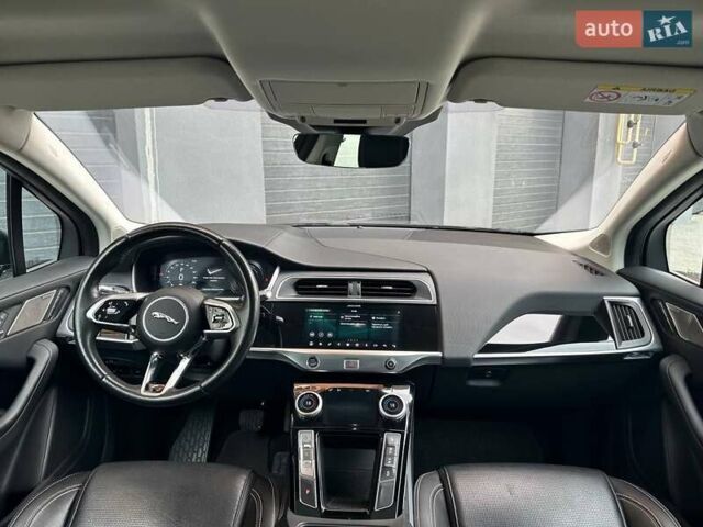Черный Ягуар I-Pace, объемом двигателя 0 л и пробегом 188 тыс. км за 17500 $, фото 29 на Automoto.ua