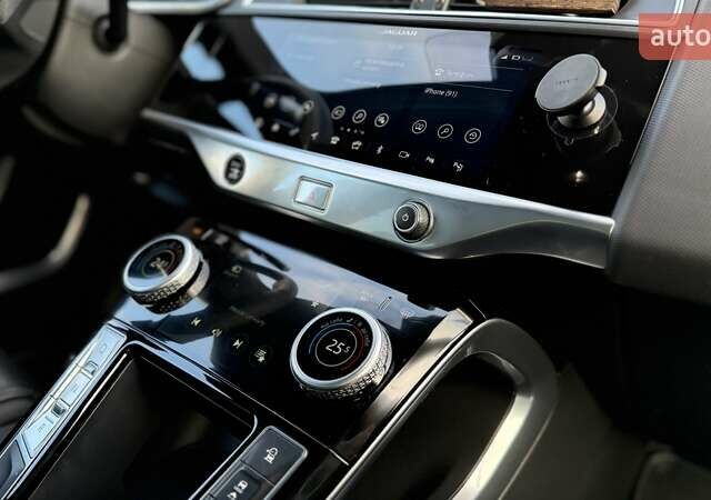 Черный Ягуар I-Pace, объемом двигателя 0 л и пробегом 155 тыс. км за 27000 $, фото 8 на Automoto.ua